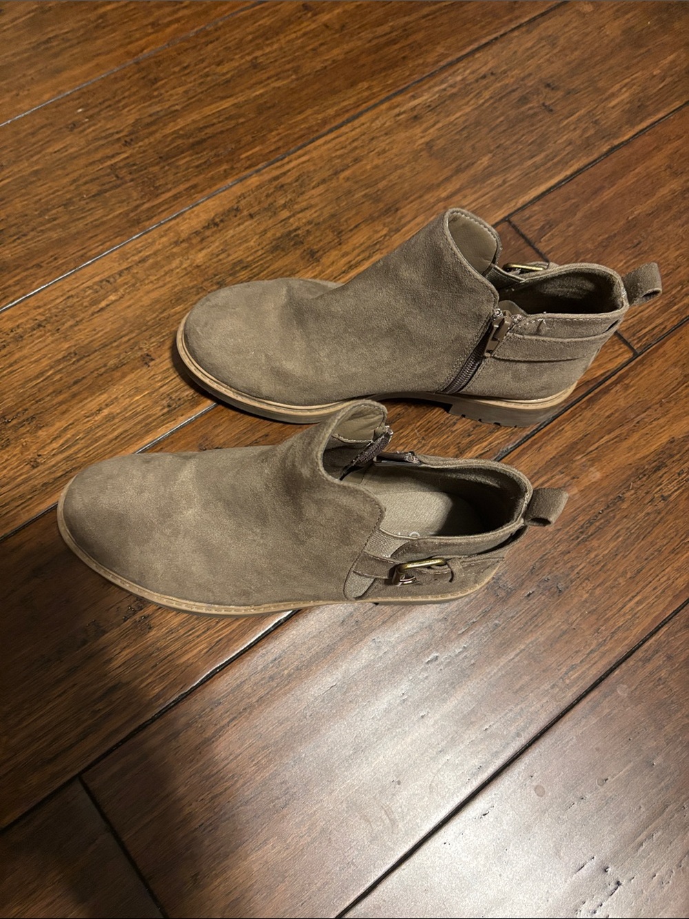 Wonen's Suede Ankle Boots in Taupe